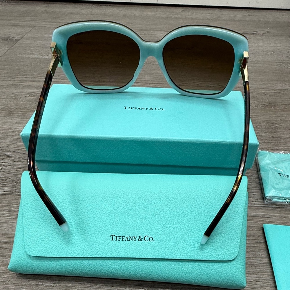 Authentic Tiffany & Co. Teal & Tortoise Sunglasses with Aqua Case - Picture 4 of 9